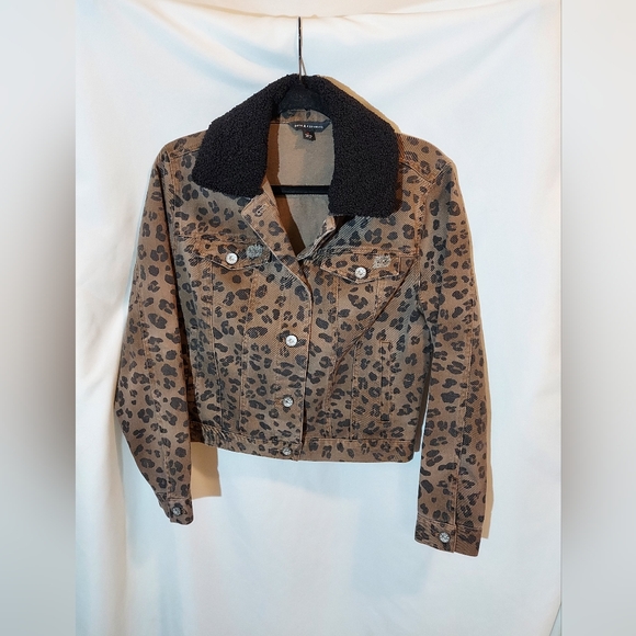 Rock & Republic Jackets & Blazers - Rock & Republic Leopard Print Jean Jacket with Removable Black Sherpa Collar
